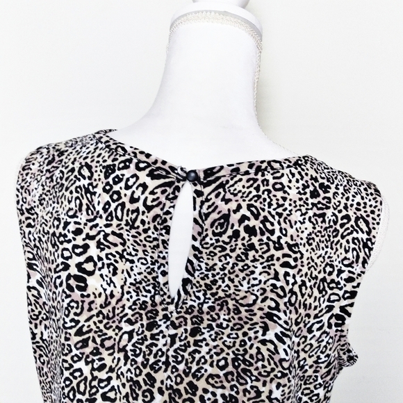 Adrianna Papell Leopard Print Sleeveless Blouse - Picture 3 of 9